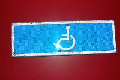 Lisäkilpi 836 invalidin ajoneuvo