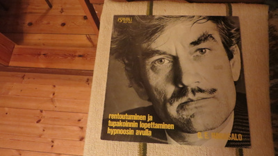 o.e. hakasalo oliwer hawk lp: rentoutuminen ja tupakoinnin