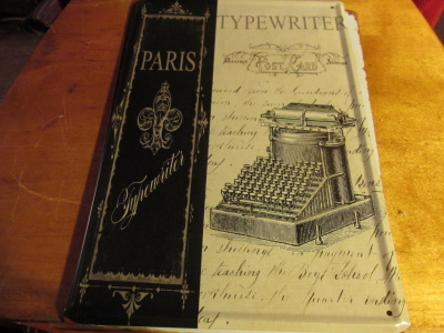 Peltikyltti Paris kirjoituskone