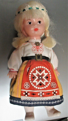 Nätti tyttö nukke pit. 25cm