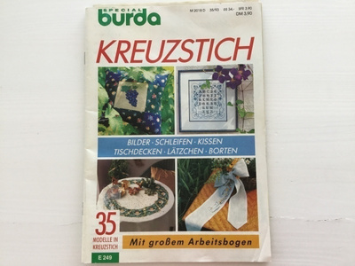 Ristipistomalli lehti Burda E 249
