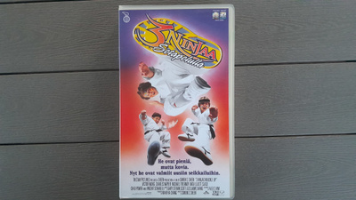 VHS: 3 Ninjaa Sotapolulla (Victor Wong 1995)