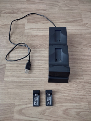PlayStation PS4 ohjainten lataustelakka