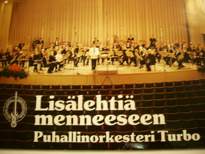 LISÄLEHTIÄ MENNEESEEN - PUHALLINORKESTERI TURBO