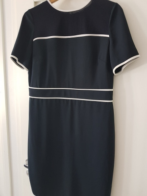 M&S / Marks & Spencer mustavalkoinen Mekko - koko 42 / L