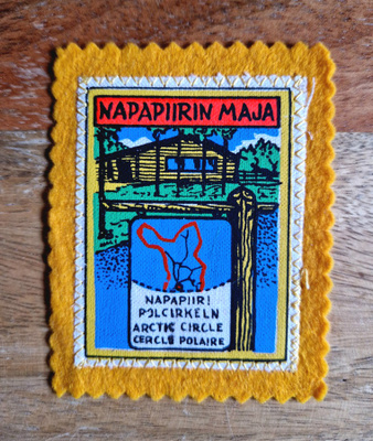 Napapiirin maja vintage kangasmerkki