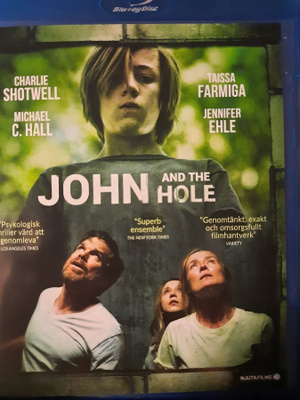 JOHN AND THE HOLE  BLU-RAY