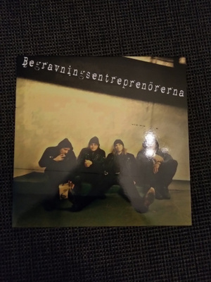 BEGRAVNINGSENTREPRENÖRERNA s/t 10" VINYYLI