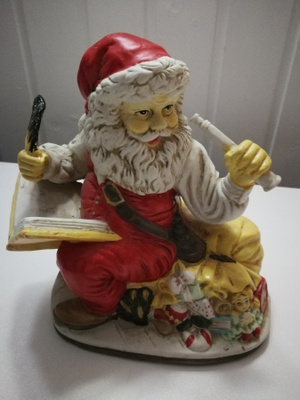 Kirjoittava Joulupukki Patsas