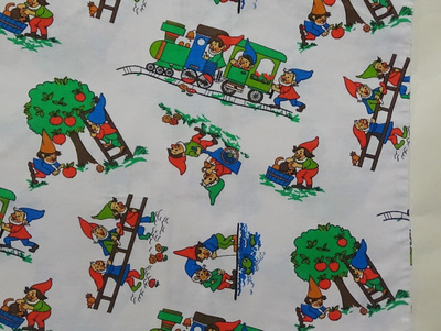 Retro lasten  tyynyliina Niksu lelumaassa kuosilla
