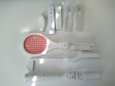 2 kpl Wii Remote ohjaimet ja oheistuotteet