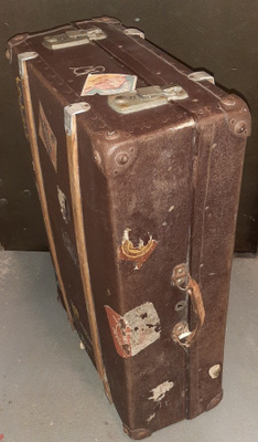 Vintage matkalaukku erikoinen, ehjä ja siisti