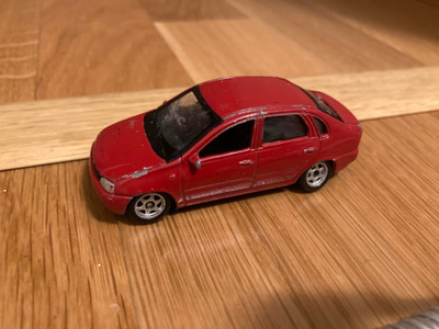 Lada Kalina 1/64 pikkuauto.