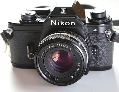 Nikon LENS SERIES E 50/1,8 + runko Nikon EM