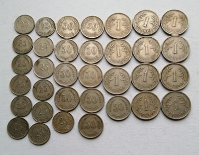 25 p, 50 p ja 1mk kuparinikkeliä, yht. 34 kpl erilaisia.