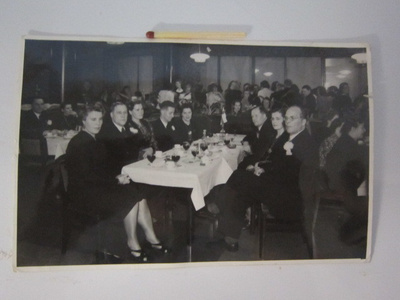 Ravintola Vanha Robert juhlaillallinen  40-50 luku valokuva