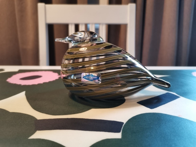 Nuutajärvi Pajusotka, Design by Oiva Toikka, Signeerattu