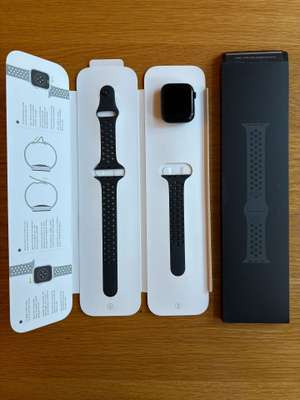 Apple Watch älykello musta urheiluranneke