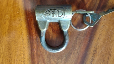 riippulukko vintage 2 avaimella