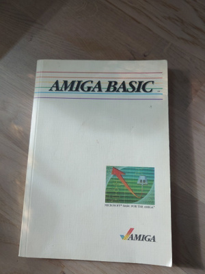 Amiga Basic Microsoft opaskirja