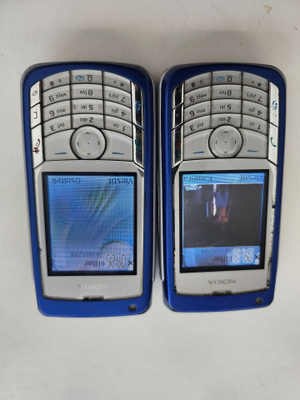 2kpl Nokia 6681 puhelinta