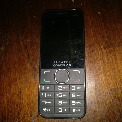 Alcatel one touch-puhelin