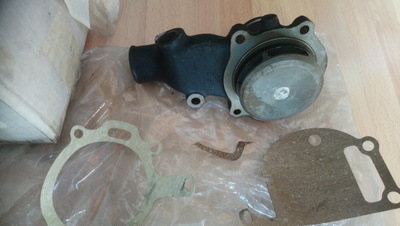 MF-185 vesipumppu Massey Ferguson 165, 185, 285, 290