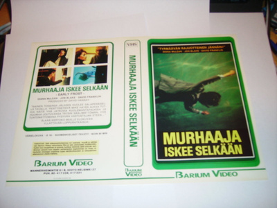Vhs kansipaperi Fix - MURHAAJA ISKEE SELKÄÄN (Sis.postikulu)