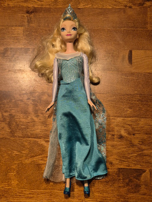 Frozen Elsa nukke  (#3250)