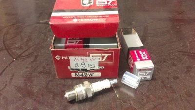 Sytytystulpat Hitachi M44-VPW ( NGK BP 7 FS)