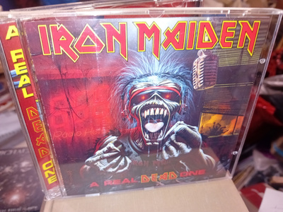CD Iron Maiden  : A Real Dead One + JULISTELIITE ( SIS POSTI