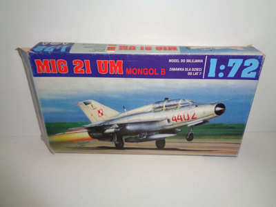 MiG-21 UM    1/72