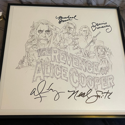 Alice Cooper + alkuperäisbändin nimmarit (kehystetty)
