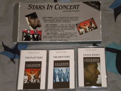 3 C-kasetti Box Chuck Berry,The Platters,Drifters - 1989 EX+