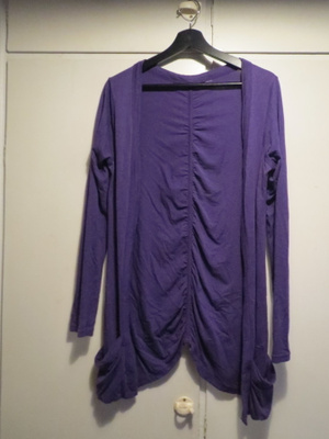 Violetti avon. jakkutakki, rypytystä, taskut, s-m