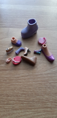 Barbie yms kenkiä parittomia varaosiksi tarvitsevalle