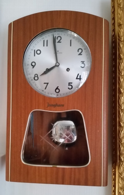 Junghans seinäkello