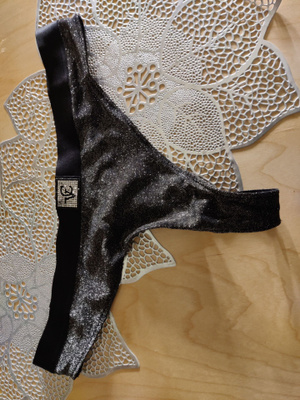 Stringit koko XL