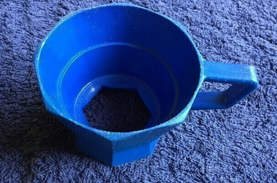 Kertakäyttömukin pidike kuppi