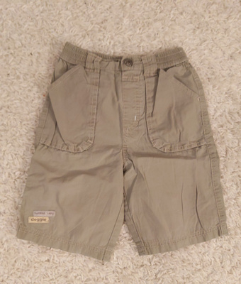 Lasten beiget / vihertävät shortsit koko 92