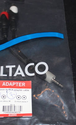 Deltaco miniplugi - RCA naaras adapteri - UUSI