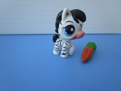 Littlest Pet Shop figuuri, seepra + porkkanat