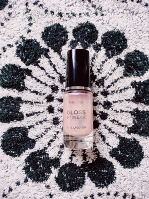 ~Oriflame The ONE Gloss N' Wear Nail Lacquer -kynsilakka~