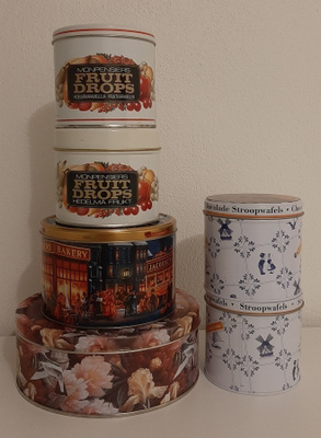 Peltipurkki pyöreä mm. Monpensiers Stroopwafels