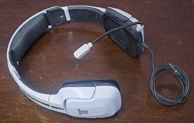 Pelikuulokkeet Tritton Kunai