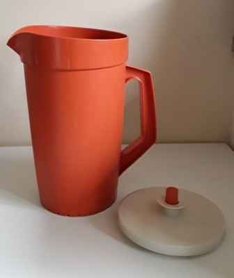 Tupperware iso mehukannu  2,25 l