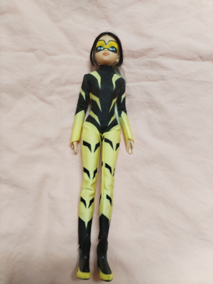 Miraculous code fashion doll vesperia nukke.