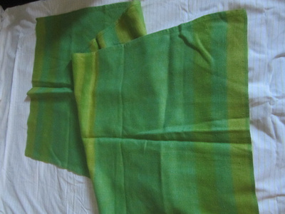 Vanha Pöytäliina vihertävä - keltainen 62 x 148 cm