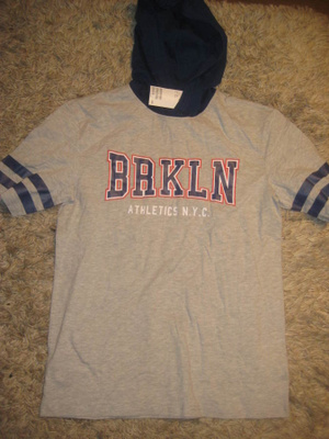 ** H&M   t-paita,  UUSI  koko 170 cm
