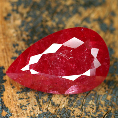 Läpikuultava paras väri kuuma punainen rodoniitti n.50.00 ct